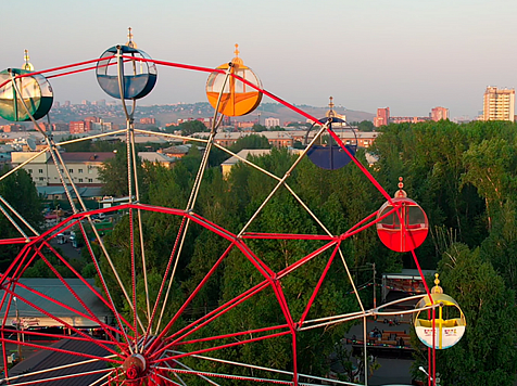 Красноярцы застряли на колесе обозрения в «Троя Парке». Фото: Троя Парк, 005 Красноярск