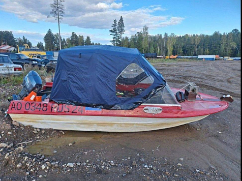Житель Шарыпово несколько дней дрейфовал на неисправной лодке с телом умершего брата. Фото: КГКУ "Спасатель"