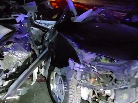 Двое человек погибли в аварии с грузовиком в Красноярском крае. Скриншот видео: t.me/mvd_24