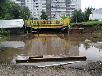 В Красноярске затопило подземные гаражи в Северном