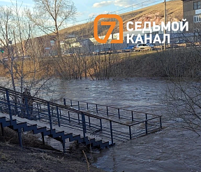 В Красноярске река Кача начала выходить из берегов