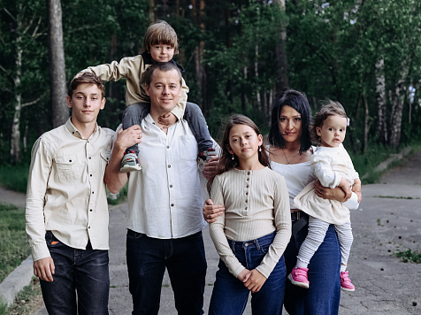 Семья Беллер из Железногорска стала победителем Всероссийского конкурса «Семья года – 2025». Фото: правительство Красноярского края