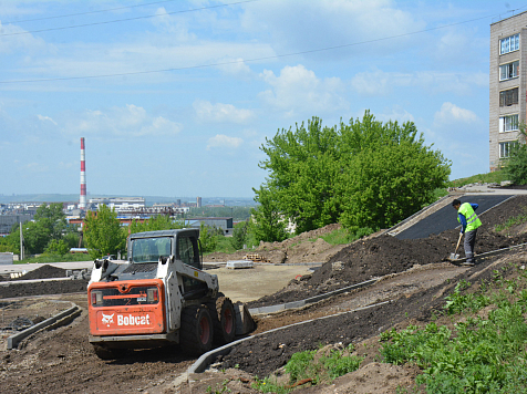 На месте пустыря по улице Борисевича в Красноярске начали проступать контуры нового сквера. Фото: администрация Красноярска