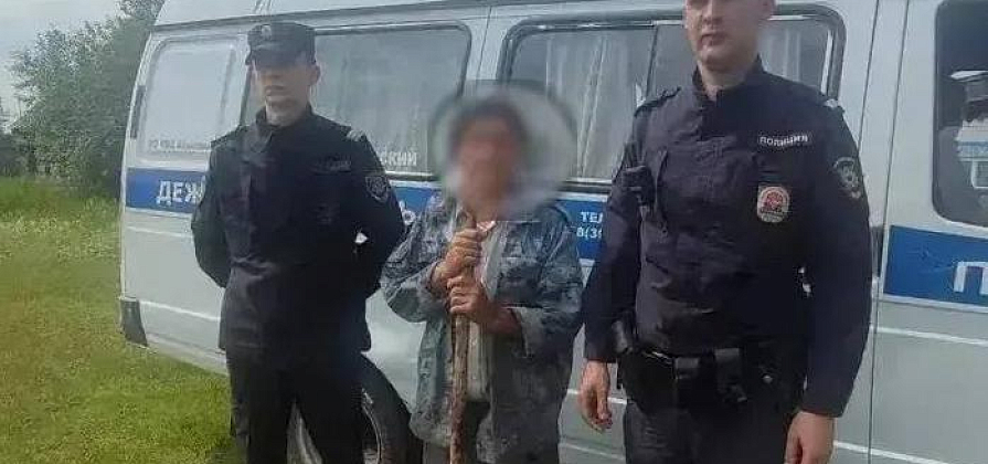 Из леса в Красноярском крае вывели слабовидящего дедушку