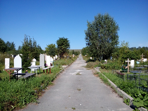 С красноярских кладбищ за три дня вывезли полторы тысячи кубометров мусора . Фото: Wikimedia