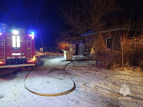 В Красноярском крае посиделки с алкоголем закончились трагедией: четыре человека погибли в пожаре. Фото: МЧС Красноярского края/ГСУСК по Красноярскому краю