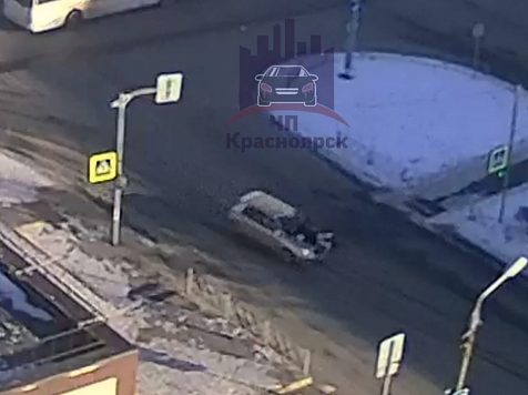 В Красноярске водитель сбил пешехода с ребёнком и увёз их с места ДТП. Фото, видео: ЧП Красноярск