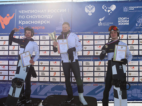 На Чемпионате России красноярец Николай Олюнин победил со сломанной ногой . Фото: Крайспорт