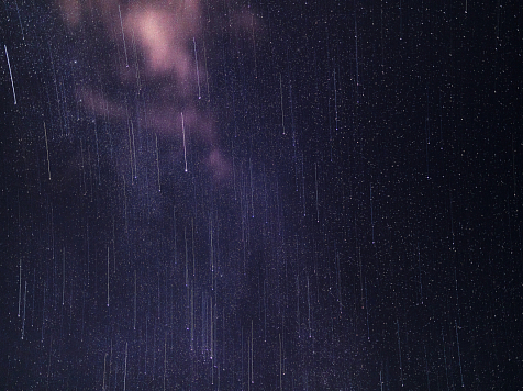 Красноярцы в октябре смогут наблюдать два звездопада Дракониды и Ориониды. Фото: «Unsplash» 