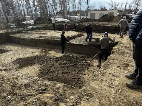 В Красноярске нашли кости мамонта на территории Успенского монастыря . Фото: Александр Усс