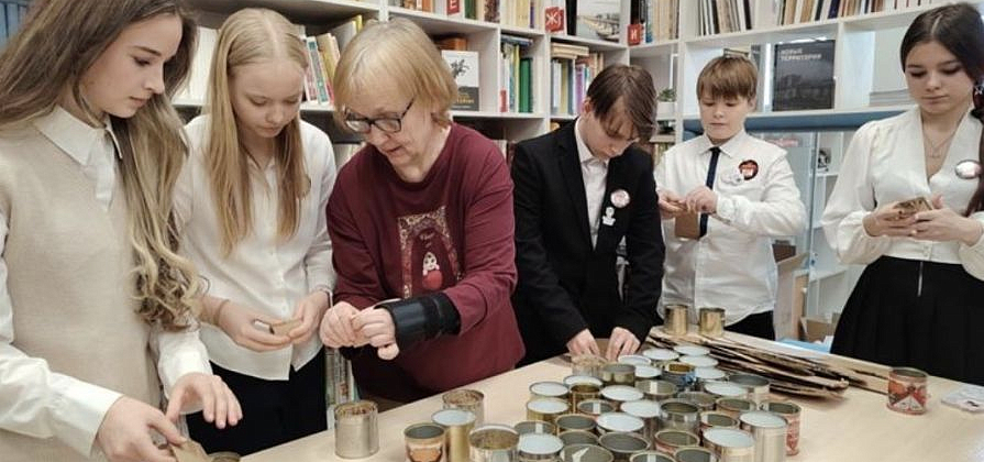 Красноярский отряд «Совиный дозор» поддерживает солдат письмами и оберегами