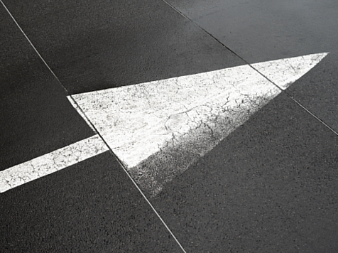 В Красноярске перекрыли часть улицы Телевизорной из-за срочных работ. Фото: Freepik