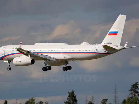 Самолеты президента РФ Владимира Путина и министра обороны Сергея Шойгу прибыли в Абакан. фото: Илья Мартемьянов, Jetphotos﻿  