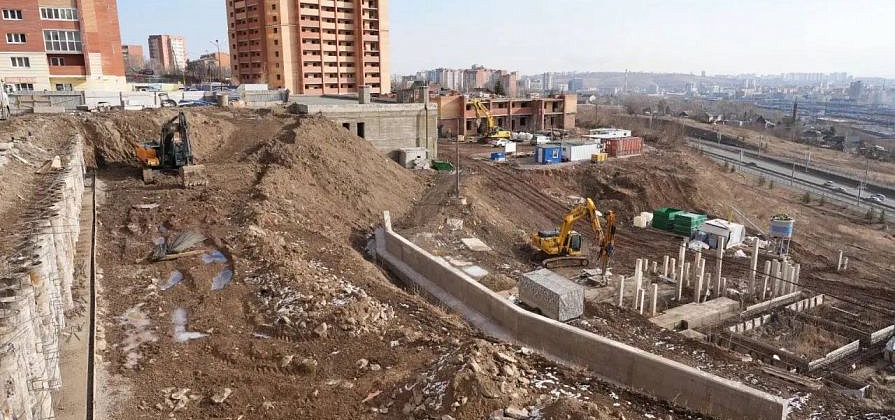В Красноярске начали строить новые подпорные стены на 2-й Огородной