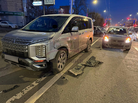 В Красноярске после ДТП девушки-водители успокоили друг друга в объятиях. Фото: ЧП Красноярск