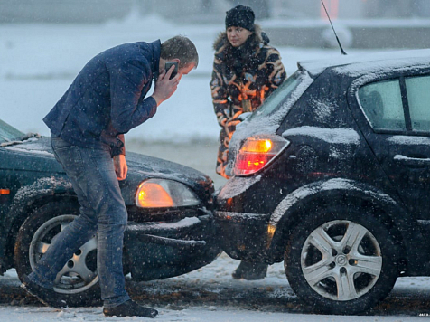 Как в заснеженную погоду оформить ДТП самостоятельно - алгоритм от ГИБДД Красноярска. Фото: ГИБДД Красноярска