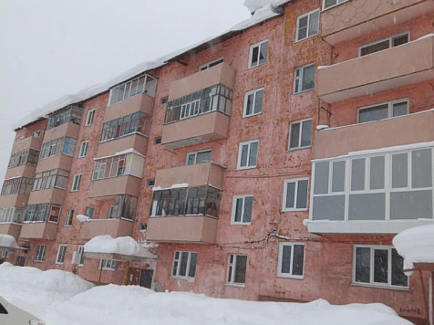 В Курагинском районе мужчина упал с крыши пятиэтажки во время чистки снега и погиб. Фото: ГСУ СК РФ по Красноярскому краю
