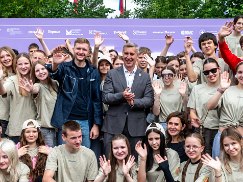 Председатель краевого Заксобрания открыл XIV сезон ТИМ «Юниор». Фото: Законодательное Собрание Красноярского края