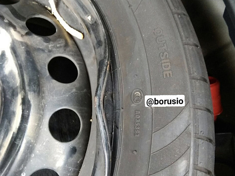 В Красноярске на правом берегу сразу семь автомобилистов за час пробили свои колеса. фото: @borusio