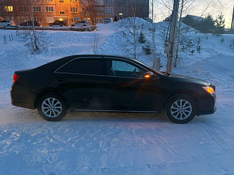 Ребенок съехал с горки под колеса машины в Красноярском крае