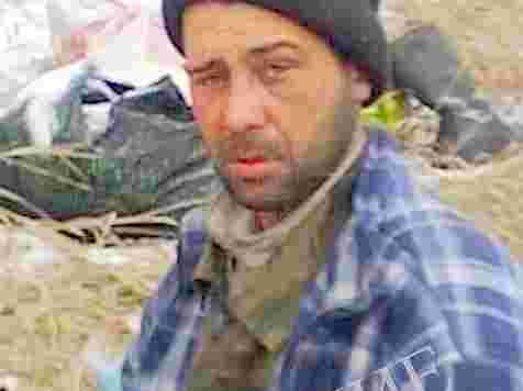 Мужчина в клетчатой рубашке и татуировках пойман в Омской области: его подозревают в убийстве женщины из края. фото: Поиск пропавших детей 