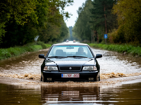 Топ-3 совета от ГАИ, помогающие избежать аквапланирования. Видео ГАИ24, фото: Shedevrum