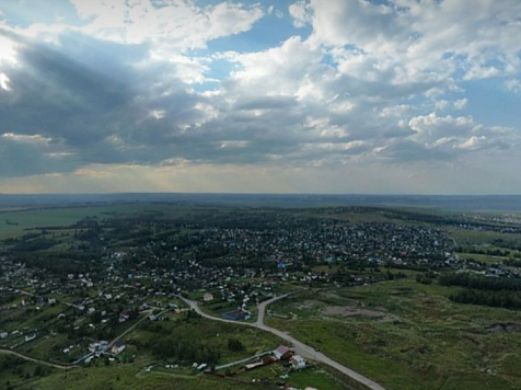 В красноярском Солнечном строят школу и два детских сада. Фото: ГрадВестник; Яндекс карты