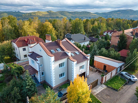 Четырехэтажный коттедж за 28 млн рублей продают в Красноярске. Фото: Элитный Красноярск