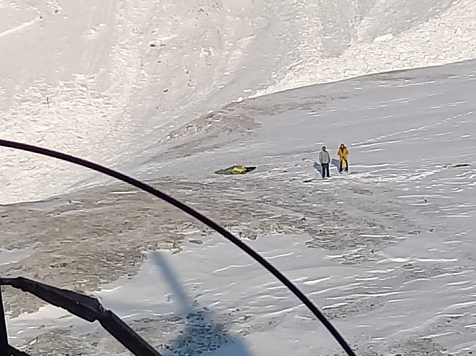 Один человек погиб в результате схода лавины на группу туристов из Красноярского края. Фото: МЧС Бурятии