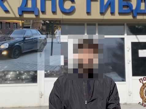 Полиция Красноярска наказала молодого водителя за трюк на тротуаре в центре города. Фото: ГАИ Красноярского края