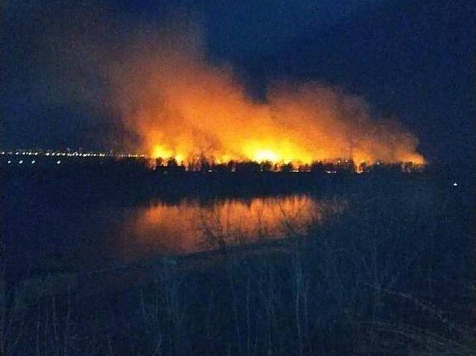 На острове Татышев произошел пожар. Фото: instagram.com/kras.chp