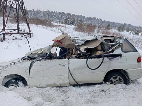 В Красноярском крае в смертельной аварии погибла женщина и пострадал ребенок. Фото: ГАИ по Красноярскому краю