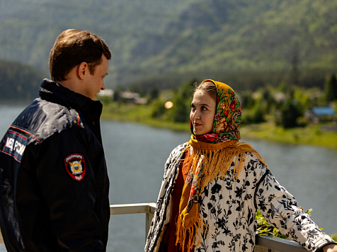 Телеканал ТВ-3 поделился свежими кадрами со съемок сериала «Ронин» в Красноярском крае. Фото: пресс-служба «Триикс Медиа»