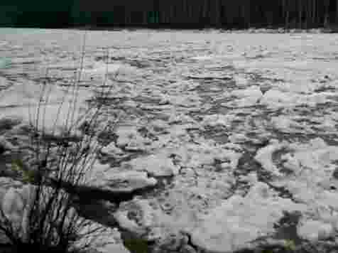 Белое одеяло: умопомрачительно красивый ледоход на Мане восхитил красноярцев (видео). Видео: база отдыха «Манский бриз» / vk.com