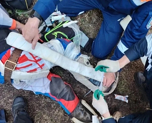 Красноярского мотоциклиста вытащили с Торгашинского хребта с травмами