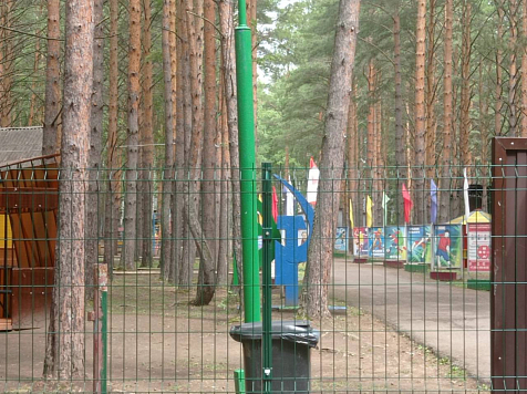 На работника лагеря «Сосновый бор» завели уголовное дело после надругательства подростками над 10-летним мальчиком. Фото: 7 канал Красноярск