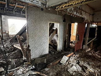 Аварийный дом на ул. Дальневосточной в Красноярске, где погибла женщина, не могли снести из-за одной квартиры