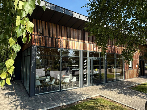 Новый визит-центр появился на Караульной горе в Красноярске. Фото: «Красгорпарк»