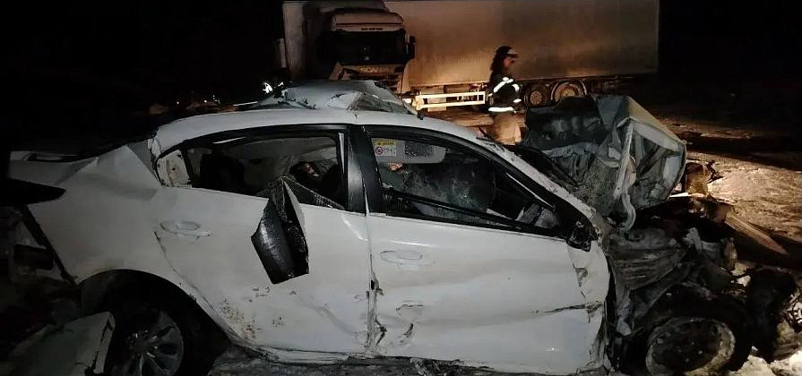 Два человека погибли в страшном ДТП на западе от Красноярска