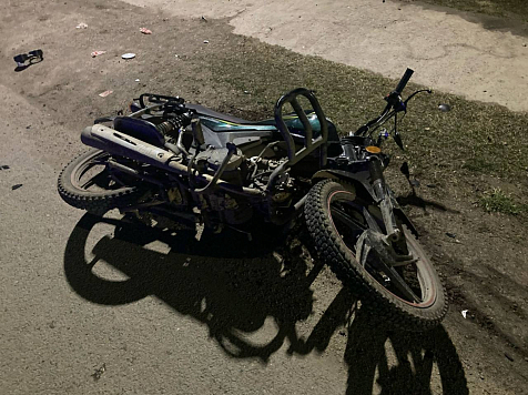 В Красноярском крае подросток-бесправник на мопеде со спины сбил женщину . Фото: ГАИ по Красноярскому краю