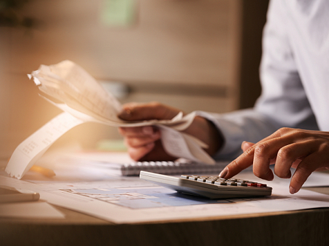 В Красноярском крае бывшего налогового инспектора обвиняют в афере с больничными счетами. Фото: ru.freepik.com