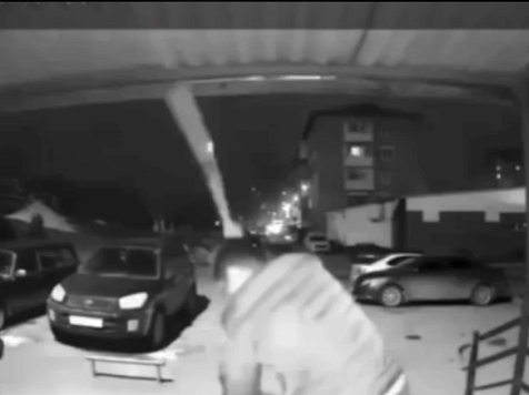 Неизвестный жестоко избил подростка в Красноярском крае. Видео: Межрегиональный центр по правам детей