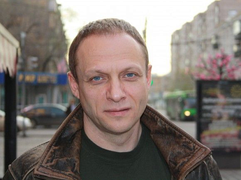 Главный герой остросюжетного сериала Меч в Красноярске