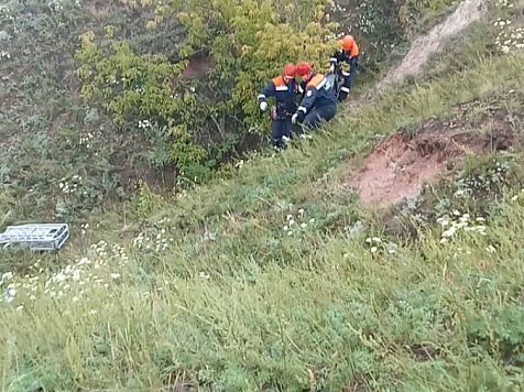 Спасатели нашли тело мужчины на Покровской горе в Красноярске. Фото: «7 канал Красноярск»