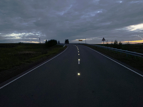 На опасных участках дорог в Красноярском крае установили светодиоды. Фото: КрУДор