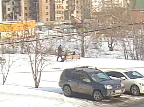 «Бил не рандомно, поддавал каждому по возрасту»: разгорячённый отец избил подростков — обидчиков своих детей. Фото: Прокуратура Красноярского края