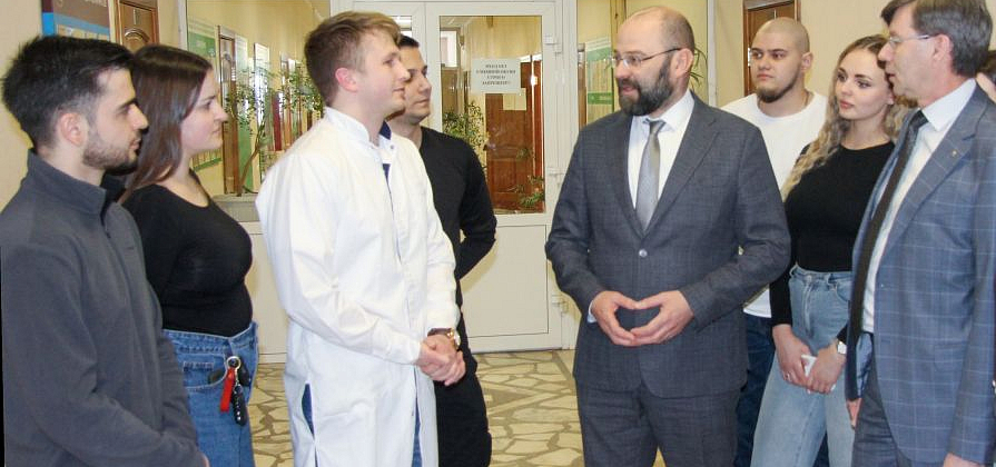 Больницы Красноярского края пополнятся в этом году сотнями молодых специалистов