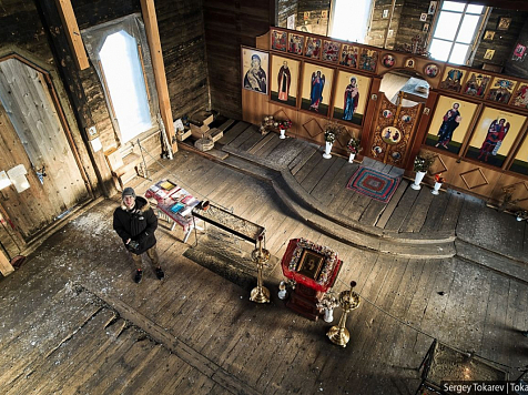 Красноярский блогер Сергей Токарев запустил дрона под своды Барабановской церкви. Фото: Сергей Токарев 