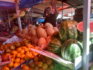 «Рыночек порешал»: почему на плодоовощном рынке КрасТЭЦ самые низкие цены в городе