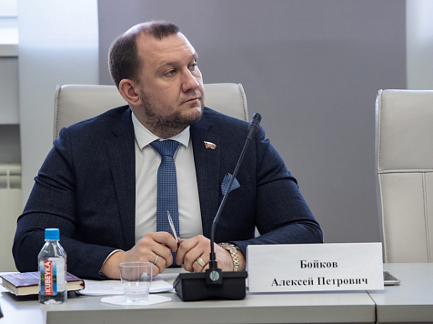 Суд взыскал 13 миллионов с красноярского «криптодепутата». Фото: Команда Бойкова